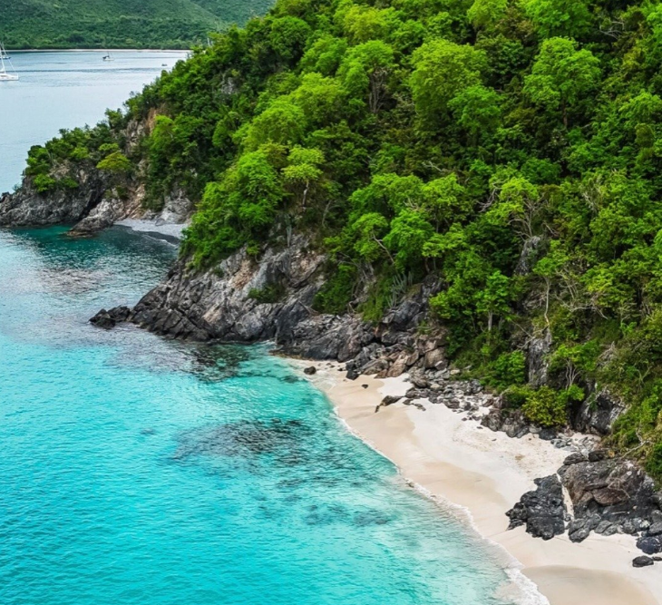  U.S. Virgin Islands beach resort