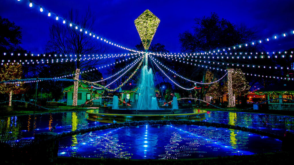 Franklin Square Electrical Spectacle light show has a New Year's party just for families.