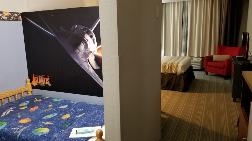 Kids bedroom with space theming