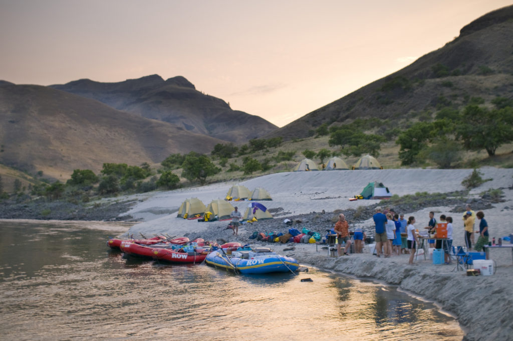 Families making camp along the Lower Salmon River of Idaho with ROW.