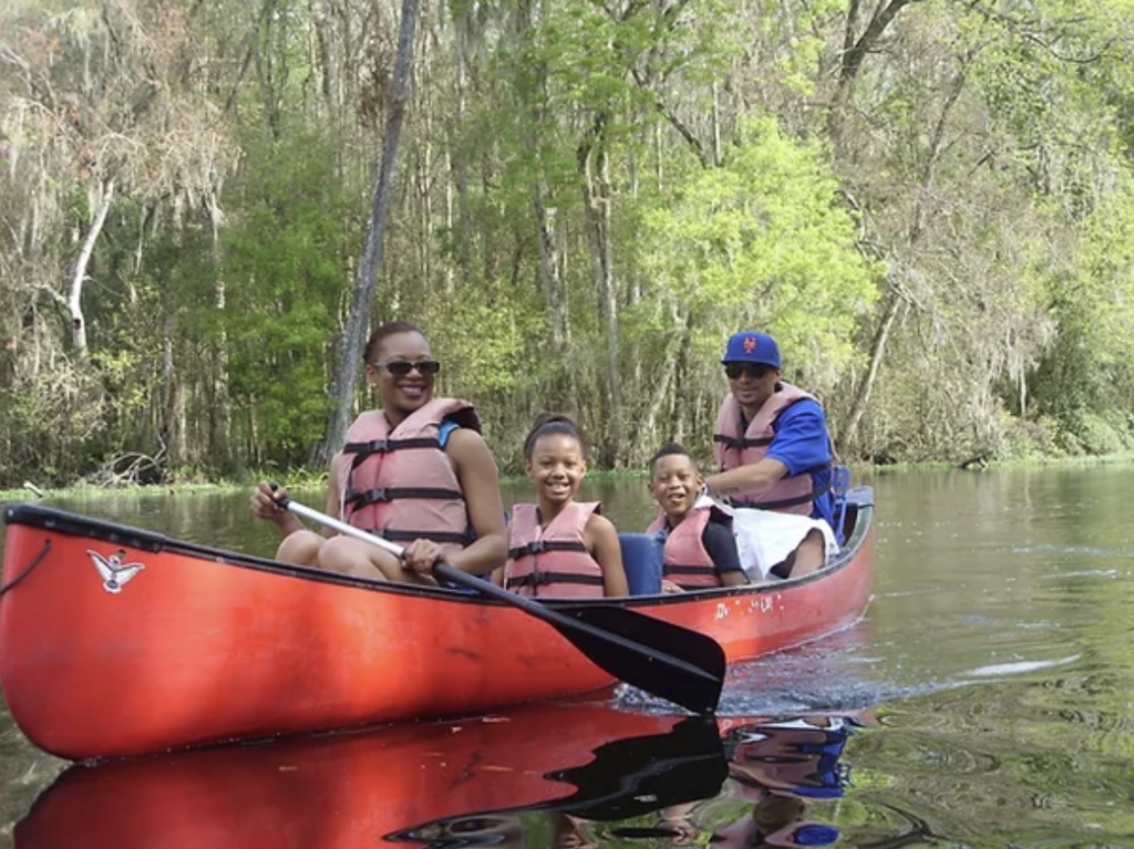 Family canoeing along the Hillsborough River with Canoe Escapes of Central Florida. Photo c. CanoeEscape.com