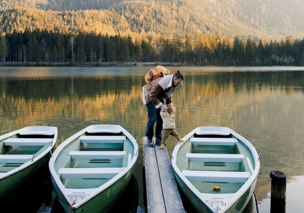Go canoeing on a lake to enjoy a quiet fall afternoon. Photo c. Tatiana Syrikova for pexels.