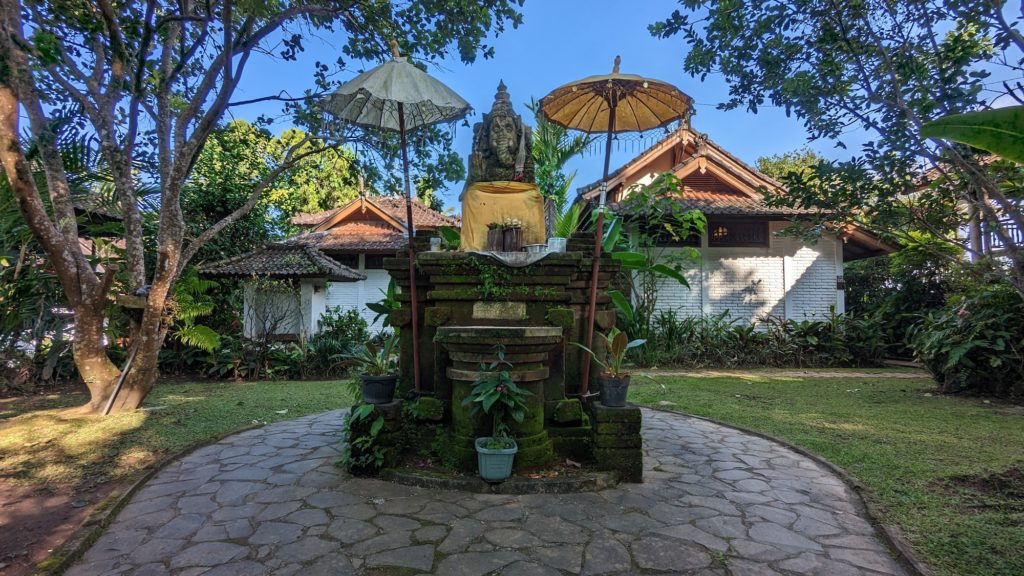 Balinese shrines and family temples provide a visual treat when touring Bali with kids.
