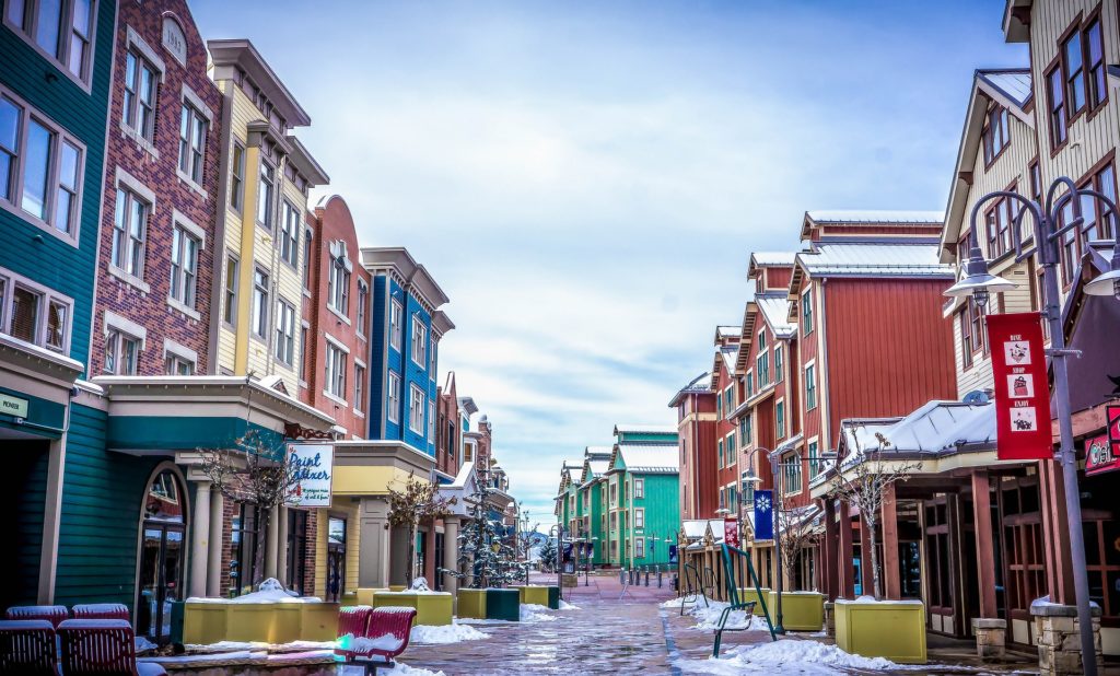 The snowy back lanes of Park City, Utah, one of the West's most picturesque ski towns and a fun destination year round. Photo c. Michelle Raponi for pixabay.