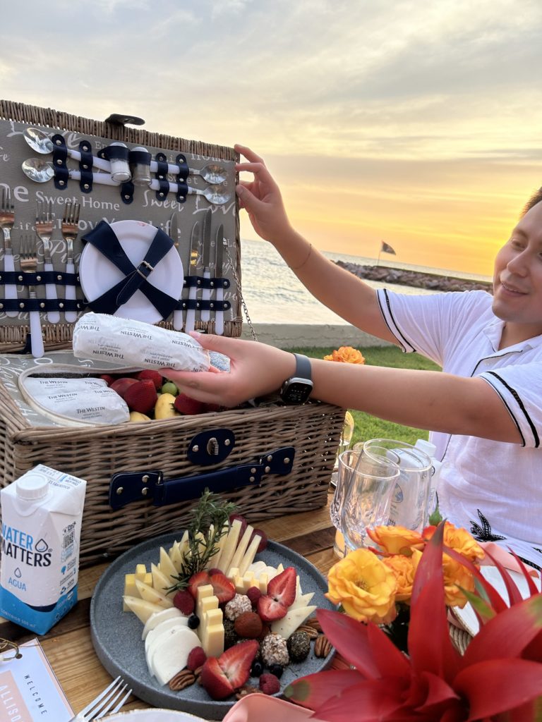 A sample picnic basket from the Puerto Vallarta Westin's special occasion catering service. Photo c. Laura Sutherland