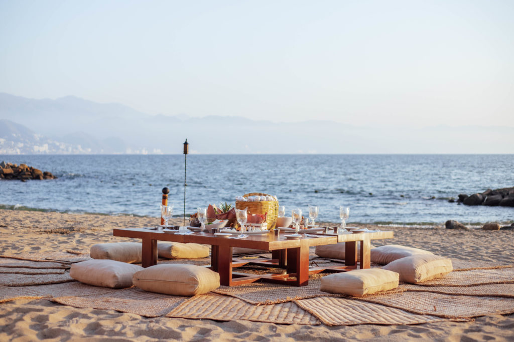 A beachfront picnic is a casual way for families to make special memories at the Westin Puerto Vallarta Resort. Photo c. Westin Resort & Spa, Puerto Vallarta.