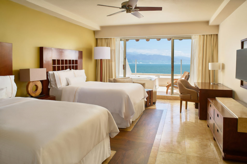 Double rooms with an ocean view are well reviewed at the Westin Puerto Vallarta Resort. Photo c. Westin Resort & Spa, Puerto Vallarta.