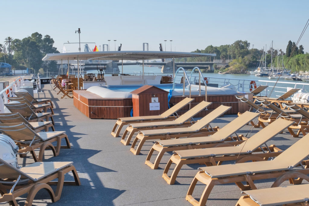 Roofdeck and pool of the CroisiEurope river cruiser Belle de Cadix. Photo by Elois Abril from CroisiEurope.