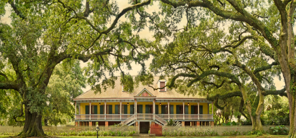 Facade of Laura Plantation, a historic Creole style Louisiana Plantation. Photo c. Laura Plantation