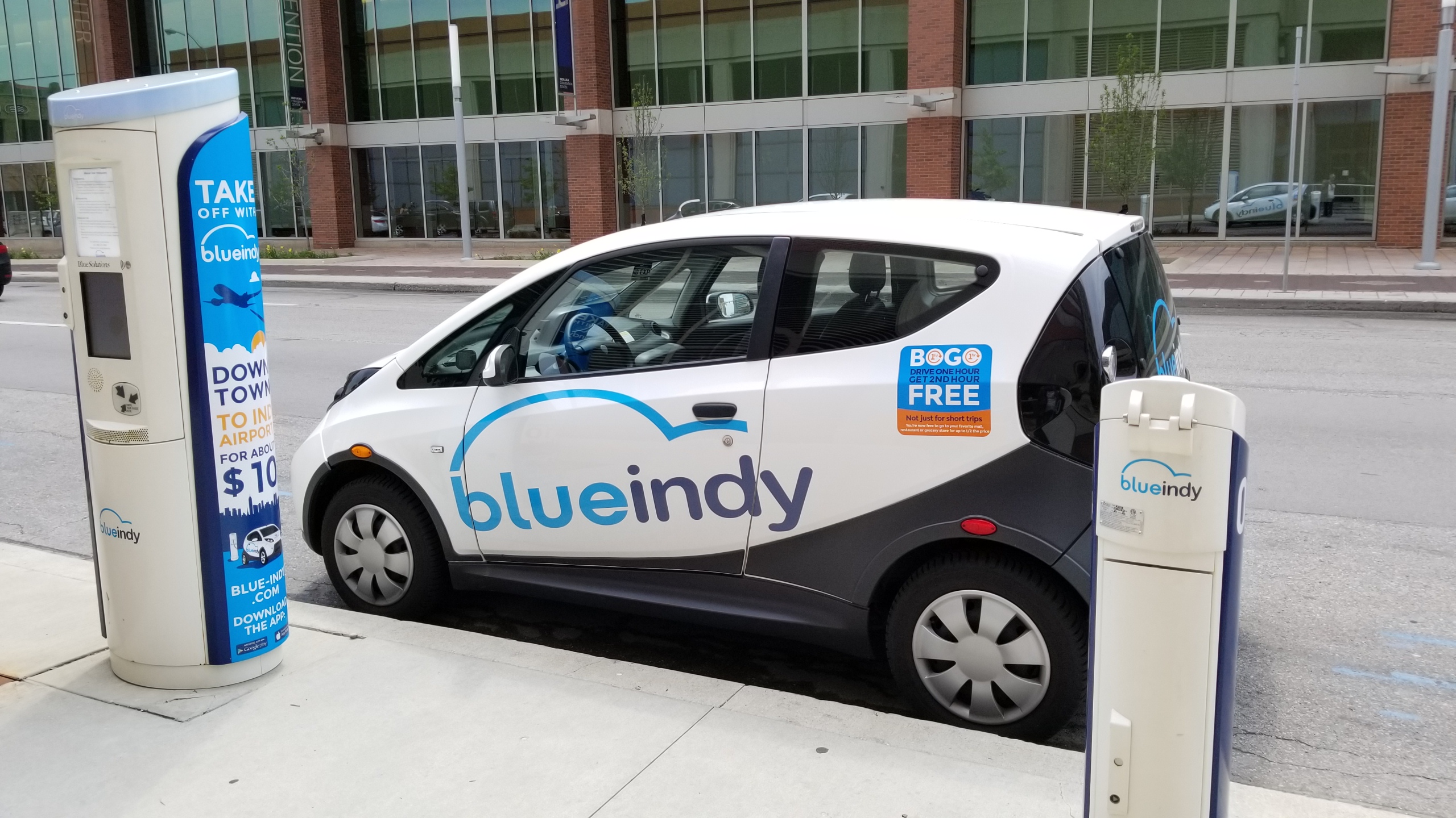 BlueIndy electric car