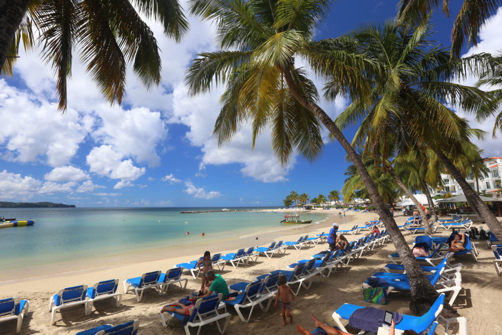 Sandy beach at Windjammer Landing