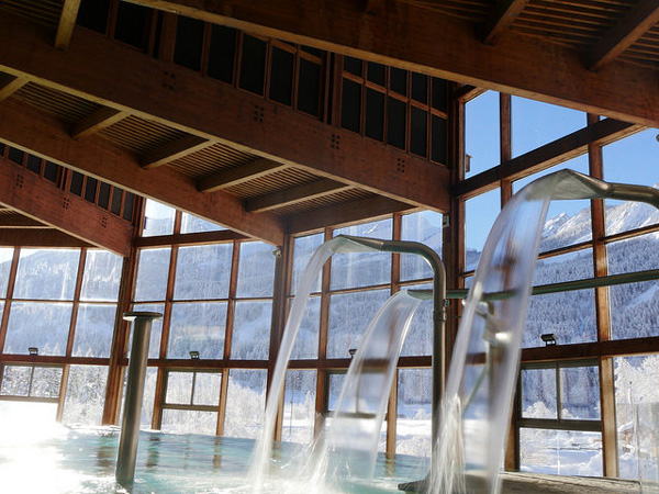 Les Bains de Monetier, hot springs are pumped indoors