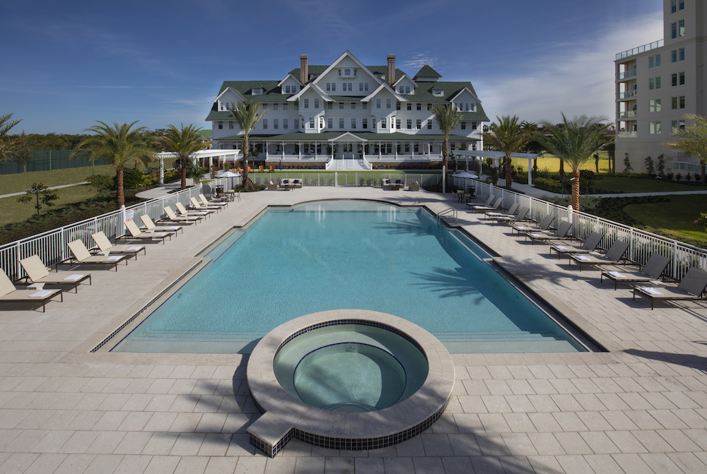 The newly restored Belleview Inn is an ideal resort for the golfing family in Clearwater Beach.