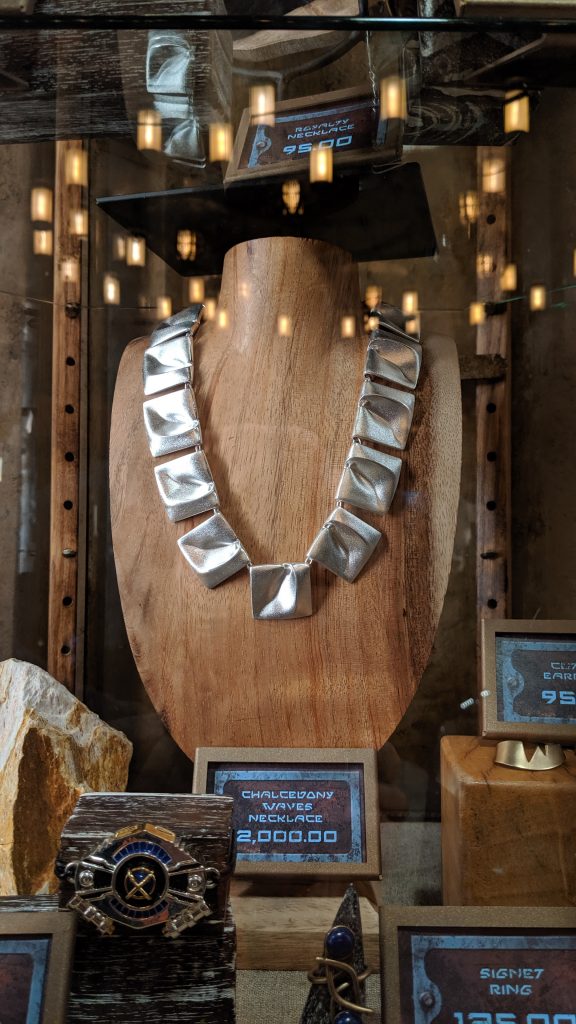 A replica of the silver necklace worn by Princess Leia.