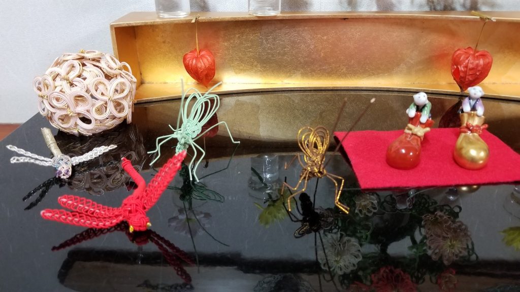 Arts and crafts insects and dolls in Japan