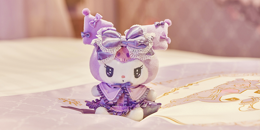 Kuromi doll greets guests at My Melody and Kuromi rooms at Keio Plaza Hotel Hachioji in Japan. Photo c. Keio Plaza Hotel