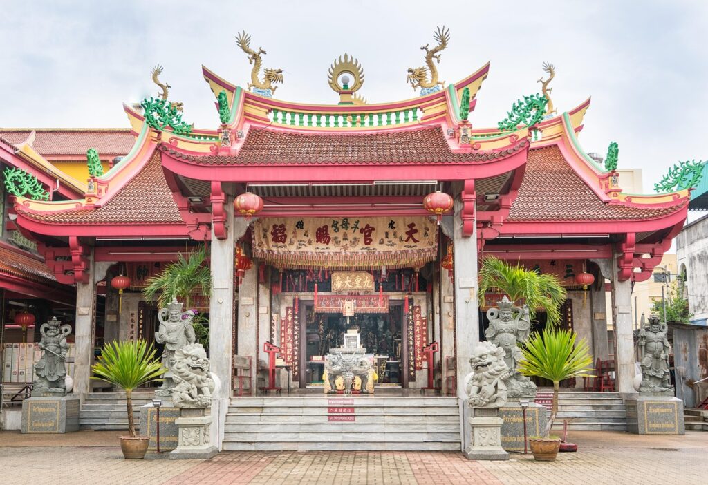 Chinese temple in the Old Town on Phuket. Photo c. Michelle Pitzel for pixabay.