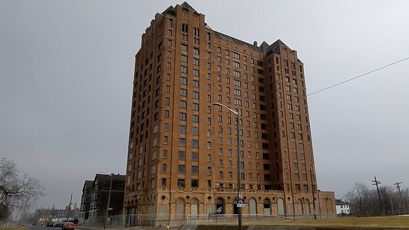 Lee Plaza Hotel, Detroit