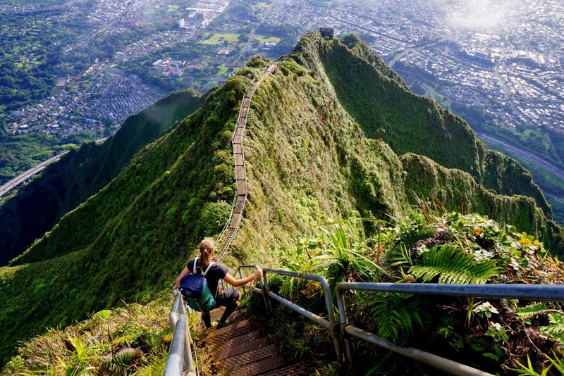 Ha?ik? Stairs (Stairway to Heaven), O?ahu