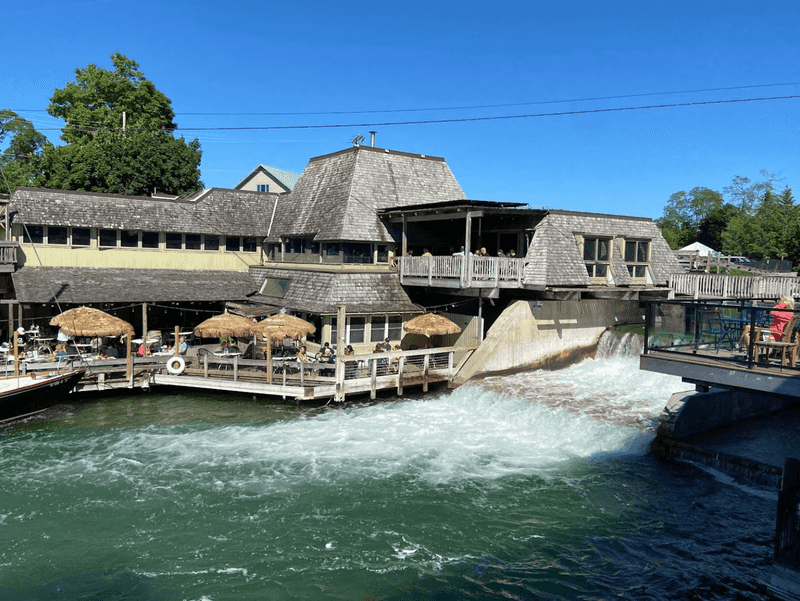 The Cove (Leland)