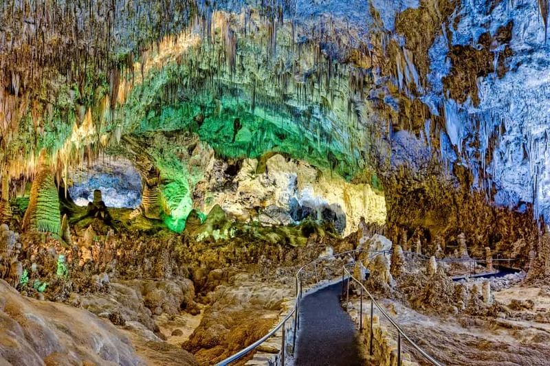 Carlsbad Caverns With Mineral Colors Underground