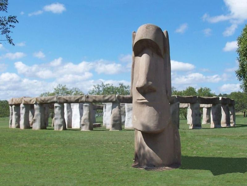 Stonehenge II (Ingram)