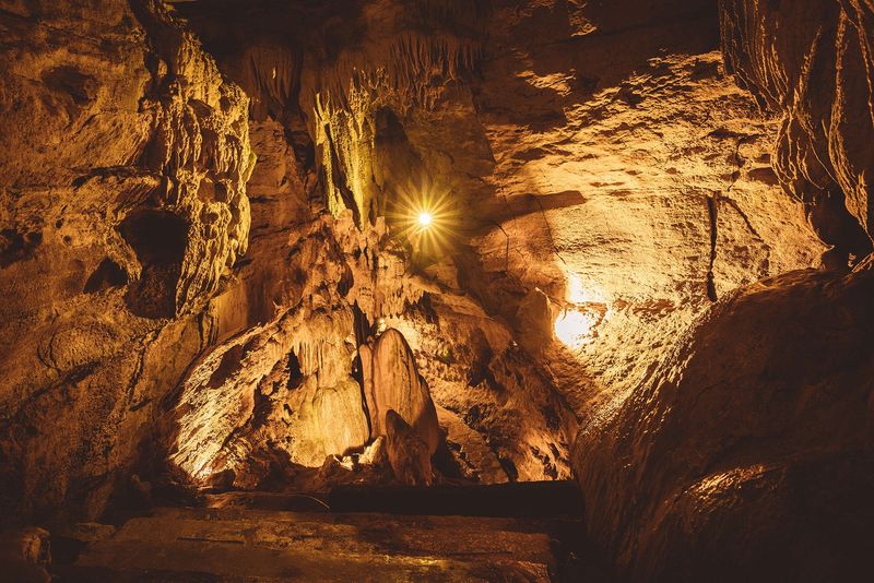 Kentucky Down Under's Mammoth Onyx Cave Safari