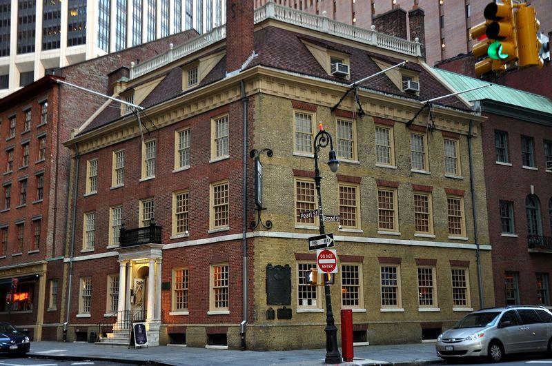 Fraunces Tavern as a Historic Dining Landmark
