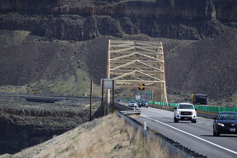 I-90 Vantage Bridge Lane Reductions