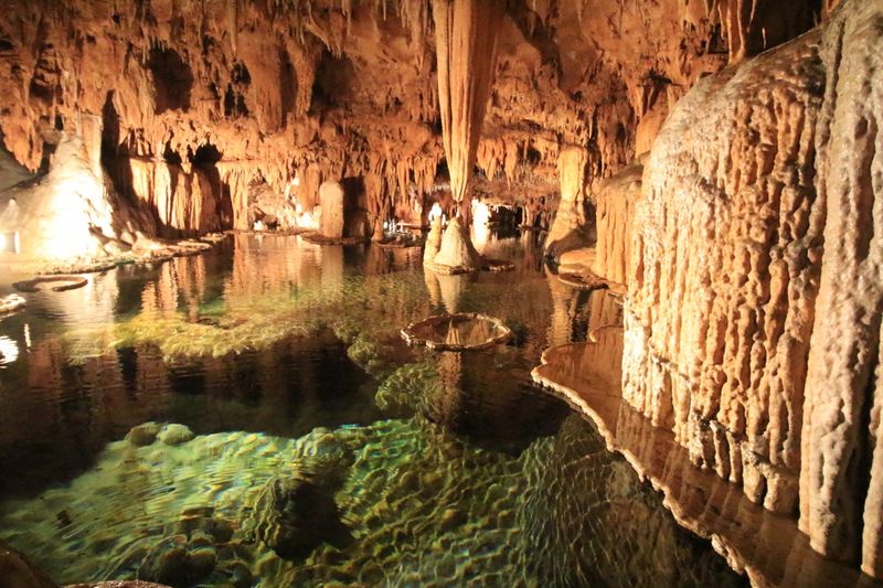 Onondaga Cave
