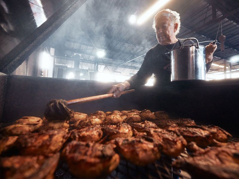 Snow's BBQ: The Surprising Small-Town Champion