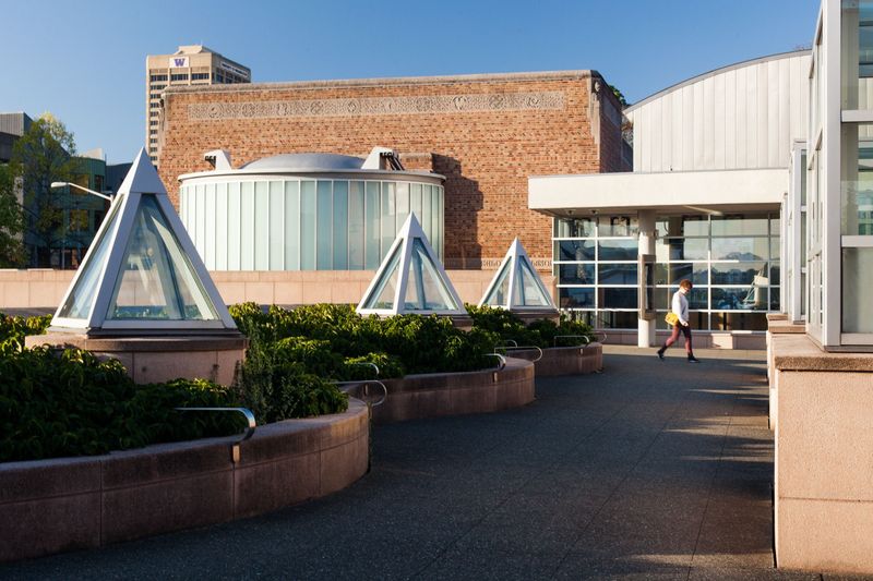 Henry Art Gallery's Mindful Viewing Sessions
