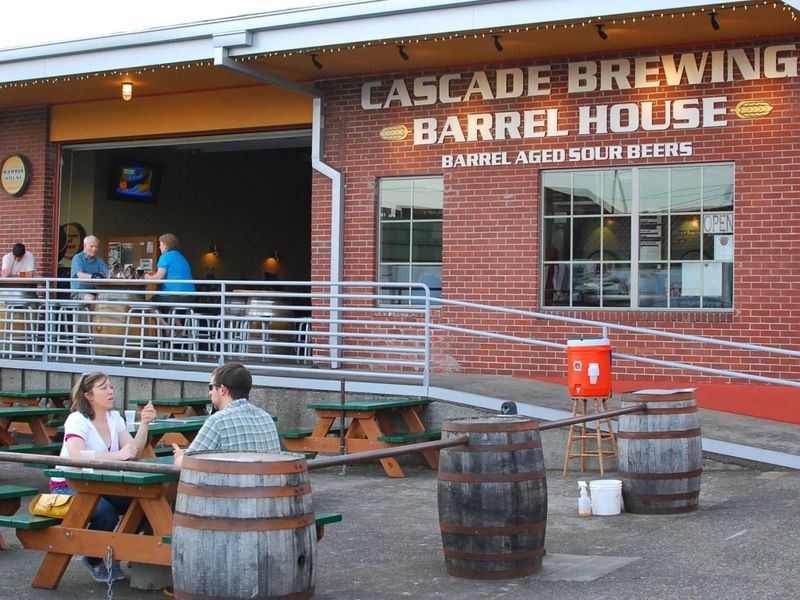 Cascade Brewing Barrel House (Portland)