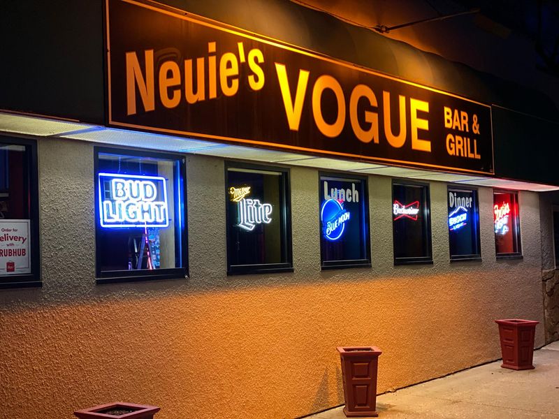Neuie’s Vogue Bar & Grill (La Crosse, WI)
