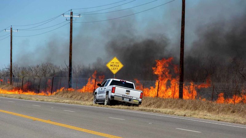 Wildfire Driven by High Winds – San Antonio