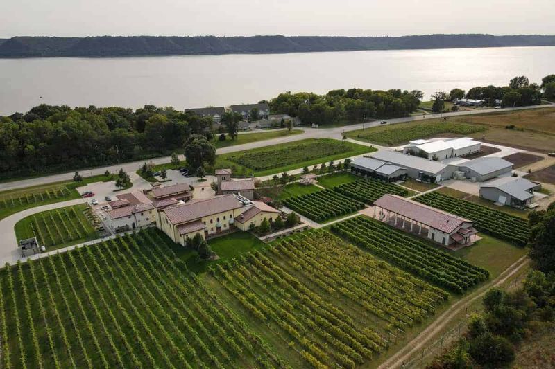 Great River Road Along the Mississippi With Wineries