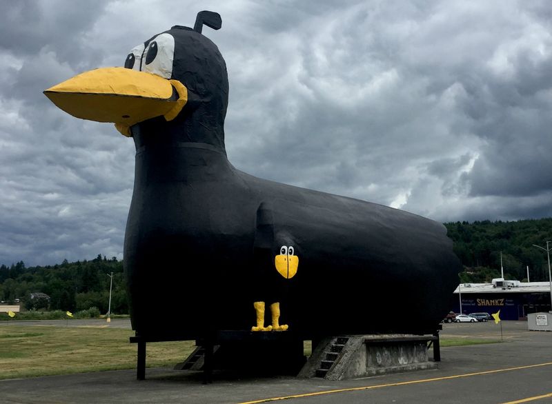 Yard Birds Mall Statue (Chehalis)