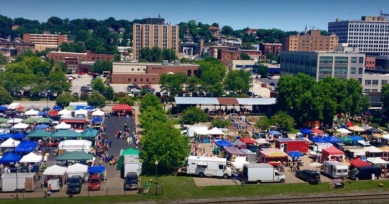 Quad Cities Freight House Farmers Market: Bi-State Bounty