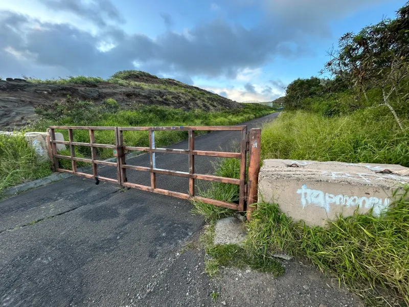 Dead Man’s Catwalk (Kamehameha Ridge), O?ahu
