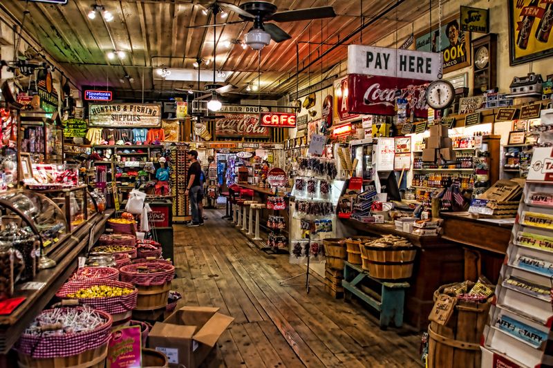 Jefferson’s Antique Shops and Riverboats