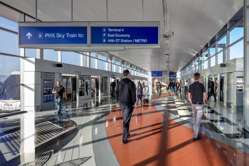 Phoenix Sky Harbor International Airport (PHX)