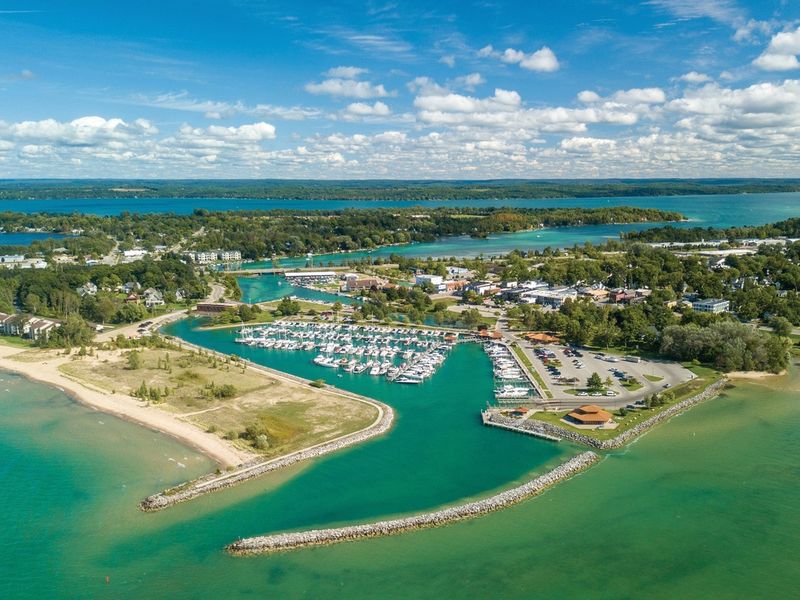 Laid-back Elk Rapids