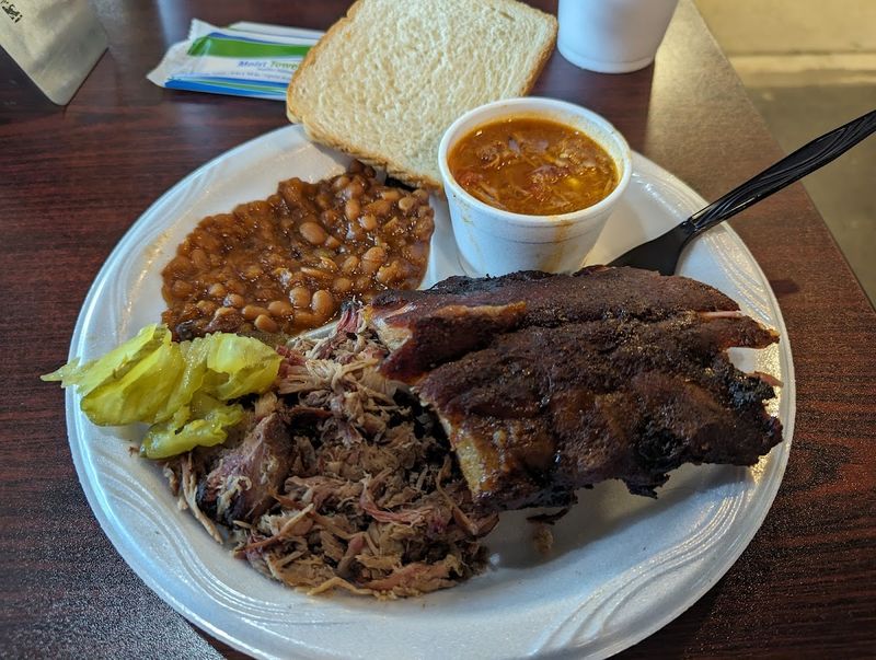 Scott's Walk-Up Bar-B-Q - Cartersville's Hidden Gem