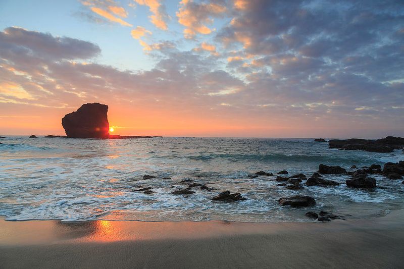 Lanai's Sweetheart Rock Silhouette