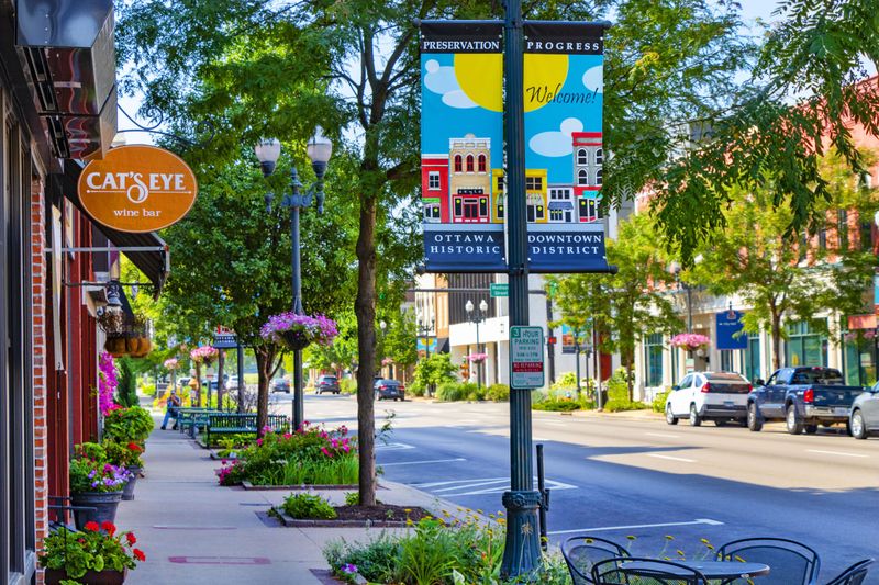 Ottawa at the Illinois River Junction