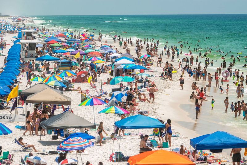 Overcrowded Beaches Even in the Off-Season
