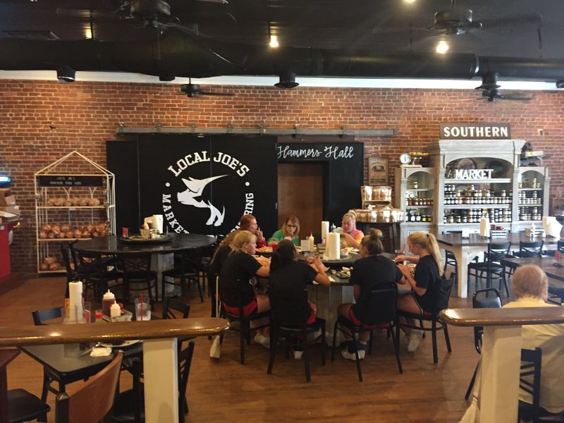Local Joe's (Albertville)