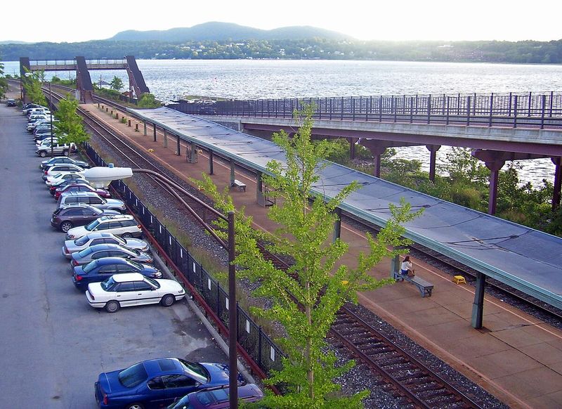 Rhinecliff-Kingston Station: Riverside Time Capsule