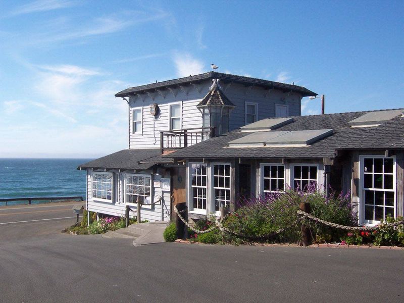 Sea Chest Oyster Bar, Cambria