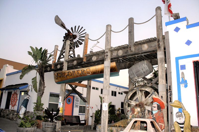 Schooners, Cayucos